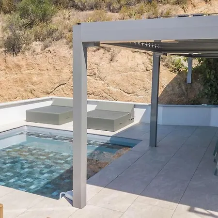Nouveau ! Maison De Standing Avec Piscine Et Climatisation Entre Et Montagnes *